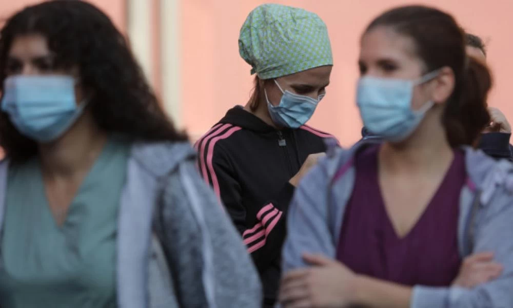 Κορονοϊός-Σαρηγιάννης: Θα σπάσει το «τείχος» των 1.000 κρουσμάτων δίχως μέτρα